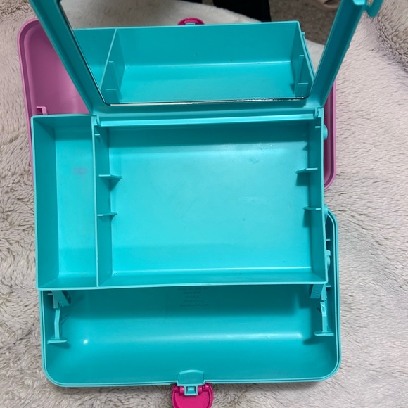 Barbie Pink and Teal Caboodles Portable Makeup Case - Picture 5 of 9